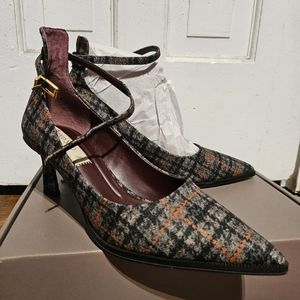 Franco Sarto Danielle Ankle Strap Pumps Size 7.5